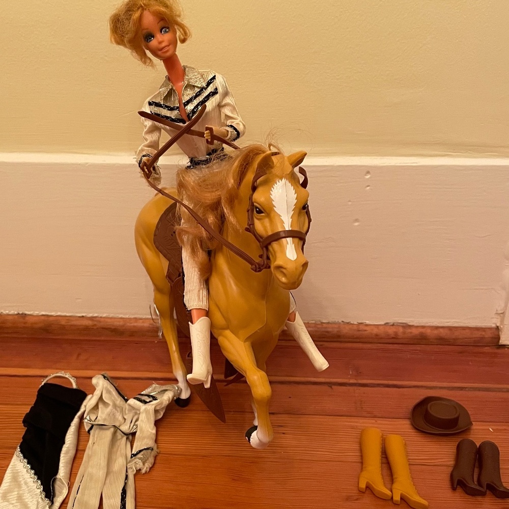 Vintage 1980 Western Barbie and horse Dallas